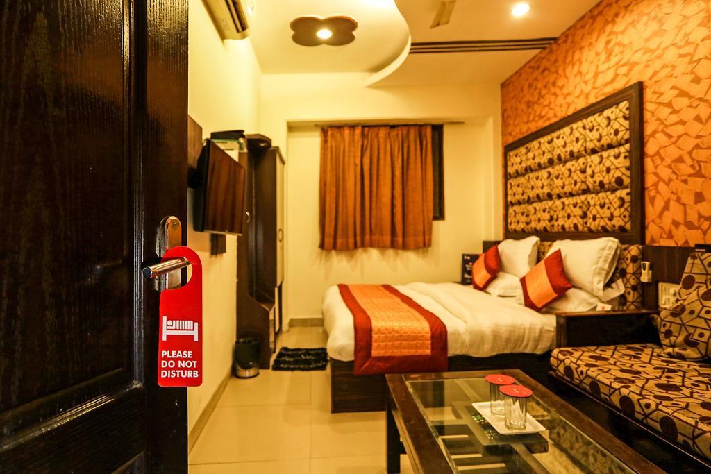 Vardhmaan Hotel